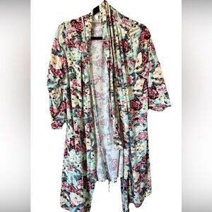 Posh peanut floral robe size XL